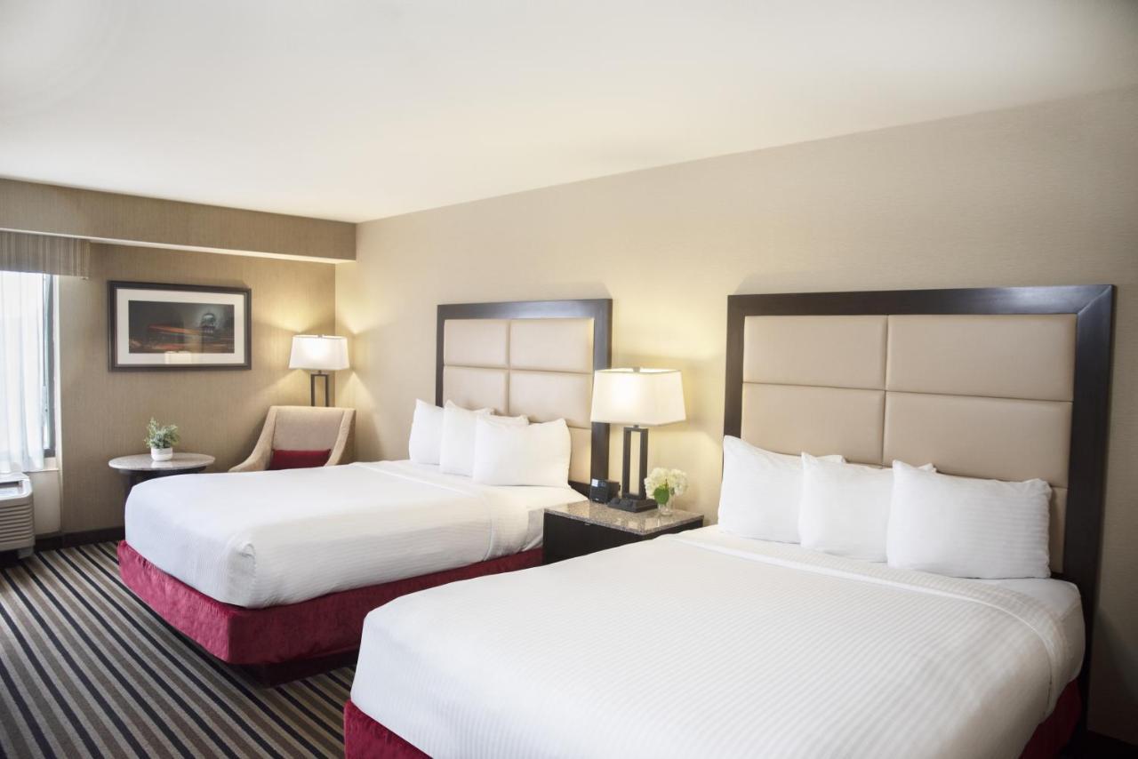 The Madison Concourse Hotel Екстериор снимка