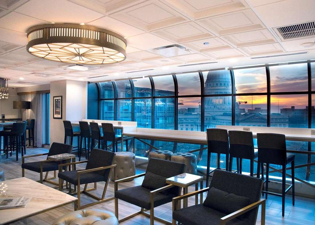 The Madison Concourse Hotel Ресторант снимка