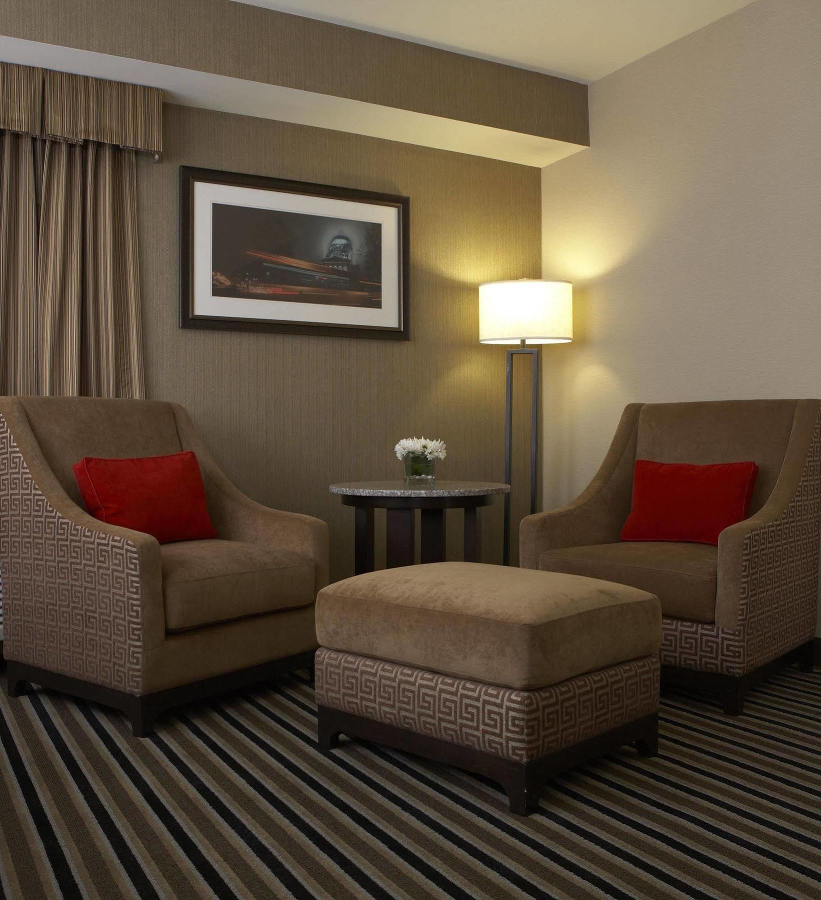 The Madison Concourse Hotel Екстериор снимка
