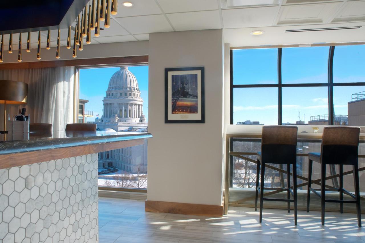The Madison Concourse Hotel Екстериор снимка