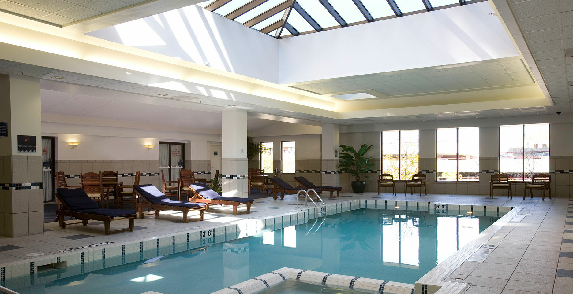The Madison Concourse Hotel Екстериор снимка